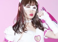 日刊スポーツ「にゃんにゃん仮面の写真を電撃入手！！」