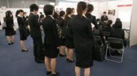 就職活動中の大学生ら１０％が「死にたい、消えたい」と考えている