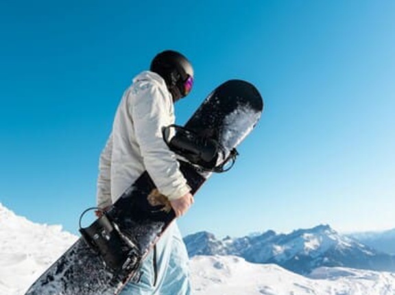 ワイ、今シーズンのスノボに向けて既に25万使ってしまう