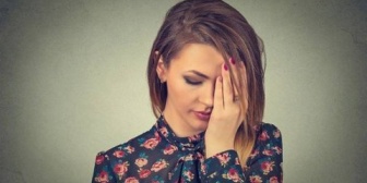 彼と別れる決意を固めた。借金があり貯金がなく、携帯も停止中だった。もっと早くに別れていればよかった…