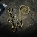 PIG'S TAILオリジナルアイアンクロスロゴ真鍮ネックレス&キーホルダーが出来上がりました✨️