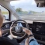 【動画】中国ディーラー「この車のスマート運転機能はすごいぞ。手を離してコンピューターに運転を任せてみろ」 → 結果…