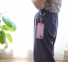 3COINS＊これ知らないと損！充電もできるスマホショルダーが便利すぎた♪