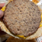 【画像】バーガーキングの裏マジで気持ち悪い