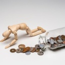 孤独で生活苦の、独り暮らし80歳