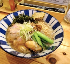牡蠣らーめん　らぁ麺秀登　〜　牡蠣らーめん（醤油）