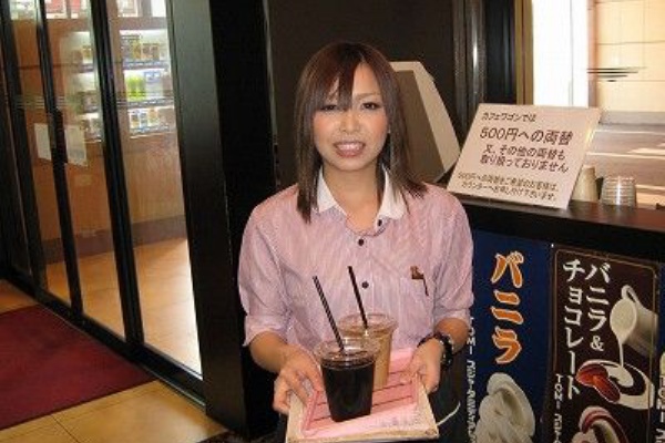コーヒーレディからドリンクを買わない奴ってさｗｗｗｗｗ パチスロ攻略ブログ 2chまとめ