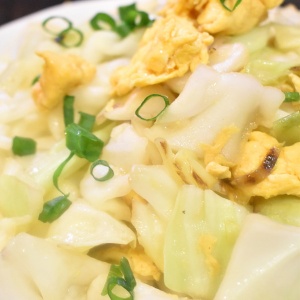 本格的な味♪キャベツと卵の中華炒め