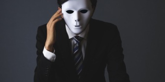 【報告者がキチ】嫁を追い詰めている。リスカしてるし鬱病まできて寝たきりだから｢お前は鬱じゃない、心配で調べたらボーダーだ、大きい病院に検査に行こう｣と言っている