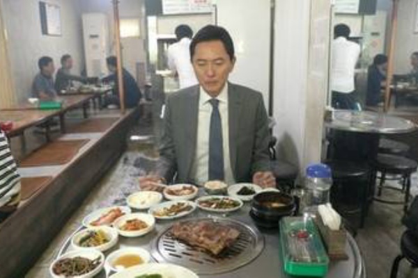 孤独のグルメseason7 第10話も韓国料理 ソウル特別市の 骨付き豚カルビとおかずの群れ みんみん芸速 W