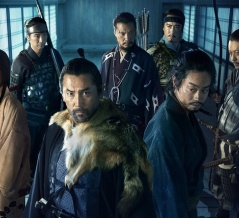 映画「黒牢城」。原作：米澤穂信。監督・脚本：黒沢清。様々な登場人物たちの思惑が飛び交う、手に汗握る戦国系心理ミステリー超大作。