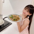 【画像】ＪＳさん、裸エプロンで学校の宿題をする…