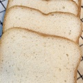 米粉パンがふわふわに焼けると気持ちもふわふわに。そして定番のたまごサンドはニヤけちゃうおいしさ😋