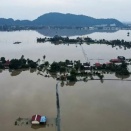 インドネシアとスリランカで洪水被害、死者150人近く、数十人行方不明