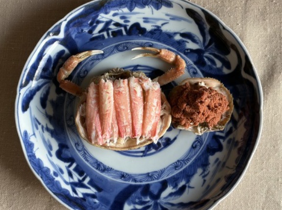 せこ蟹を捌いて盛り付ける