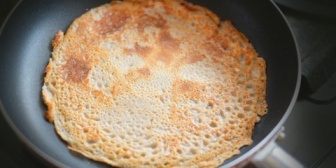 そばアレルギーの自分に、嫁がそば粉入りのクレープを食べさせようとしてきたんだ。