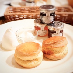 アフタヌーンティー・ティールーム新作スコーン試食会｜スペシャルクリームティー体験