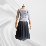 『今日は、新作プリーツフレアスカートをご紹介いたします。』の画像