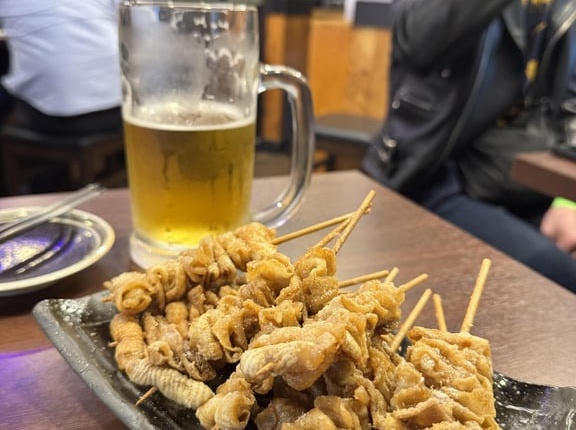 外国人「日本で揚げた鶏皮を食べてみたが…予想外に美味かった」