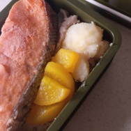 帰省は心身の回復。と、ネイビーのギラギラ枝豆つくりました。