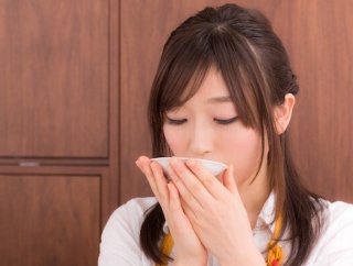 彼女の手料理にしょっちゅう髪の毛が入ってる。「結べ」と言っても結ばなくて、いい加減ウンザリしてこう言ったら・・・