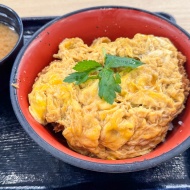 パンチェッタとマッシュルームのクリームパスタ&カツ丼、トンカツ「家康」