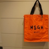 『MSGM（エムエスジーエム)ブランドロゴナイロントートバッグ』の画像