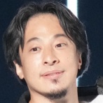 【悲報】YouTuber「ADHDだから飛行機でじっとしてられない！（頭ﾌﾞﾝﾌﾞﾝ」　ひろゆき「エアプですよね？」