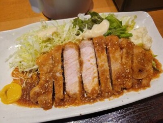 名物にも美味いものアリ！ニンニク醤油ソースのとんてき ～ 二兎