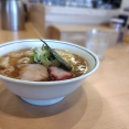 《名店｢かづ屋｣出身!揚げネギやネギ油が堪らない!王道を行く中華そば!》立川 石ゃ森 -ISHAMORI-@立川市【2026新店】<ミックスワンタン麺(醤油)>