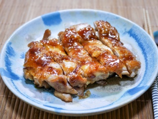 ご飯にもビールにも「しっとり鶏肉の蒸し照り焼き」
