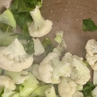 カリフラワーを全部使ってクリーミーグラタン！