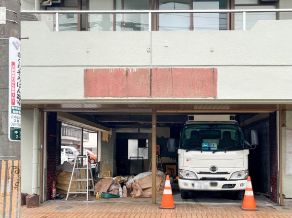 中央の「ぽん吉」があったとこで工事してる