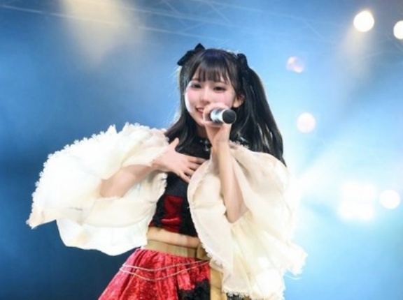 デビューしたばかりの女性アイドルさん、下着姿で◯◯する動画が流出して炎上 →謝罪するも独特すぎると話題にｗｗｗｗｗｗ