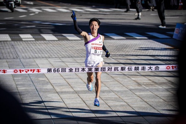 ニューイヤー駅伝 Hondaが悲願の初優勝 創部51年目 挑戦39回目で マラソン速報