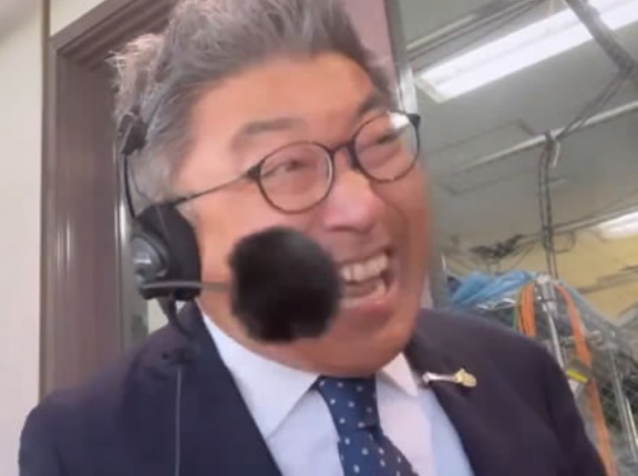 青嶋達也アナは実況は上手いが馬券下手らしい件