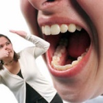 彼女の口臭がきついんやがどうすればいいんや？	