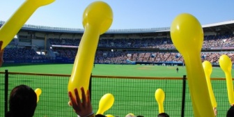 私「女友達とプロ野球観戦に行くね」　彼「OK」　→彼が同じ日のチケット1人で取ってたんだけど…