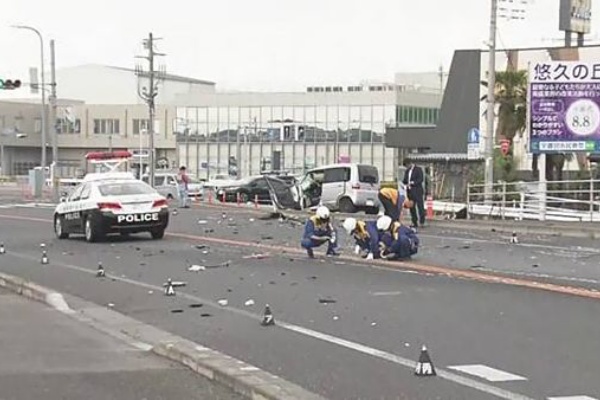 栃木宇都宮 パトカーから逃走中の車 対向車線にはみ出し衝突 軽乗用車の男性死亡 News Geispo