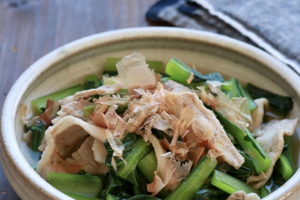 私と家族と食卓と 料理家 神田えり子 小松菜 私と家族と食卓と 料理家 神田えり子 小松菜