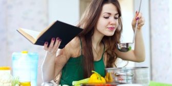 嫁が作る晩飯、シチューのみとかおかず1品だけ…なんか物足りなくて文句言いたいけど大ゲンカになるのも嫌だしどうすれば良いのか…