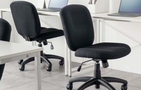 傷・汚れに強い！シンプルな布張りオフィスチェア