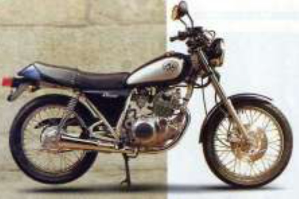 ヤマハ SR250 ガソリンタンク （バイクカタログ ヤマハ