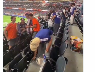 【サッカーW杯】「ブラジルに負けた後、日本のサポーターがスタジアムの客席にゴミを置いて回っています」という悪質な捏造動画がXで拡散される・・・（動画あり）