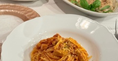 カジキマグロのパスタと、オニオンリング肉詰めのとかの夜ごはん