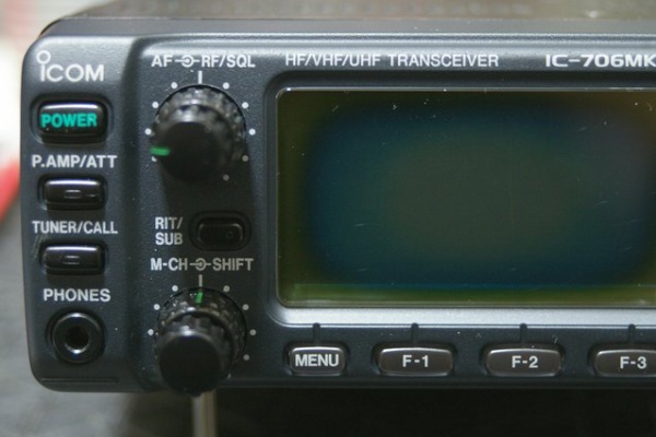 ICOM  IC-706MK2G [ジャンク扱い]  パワー計SX200付属 ICOM IC-706MK2G [ジャンク扱い] パワー計SX200付属