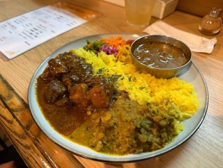 外国人「日本で50軒以上カレー店を巡ったので美しいカレーを見せていく」