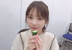 食べにくい？ 与田祐希ちゃんのキュウリの食べ方がコレｗｗｗｗｗ