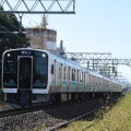 10月11日撮影　南松本にてE131系と211系のすれ違い