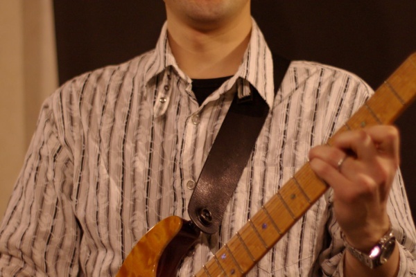 永沢孝幸プロフィール ジョニーギター教室 音楽日和